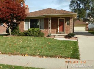 22105 Elizabeth St, Saint Clair Shores, MI