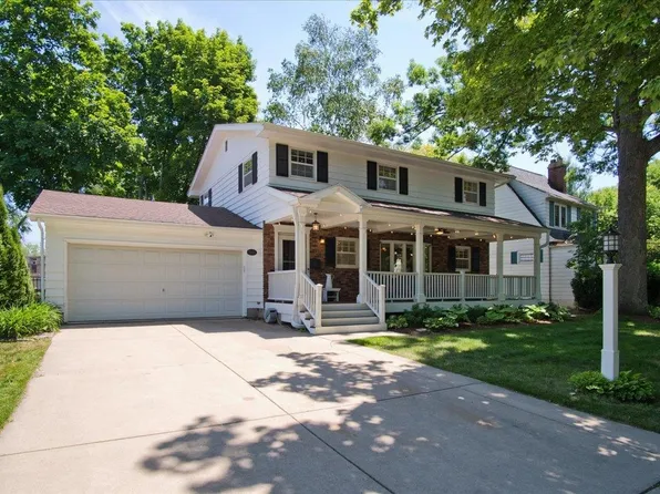142 Kensington Dr, Madison, WI 53704