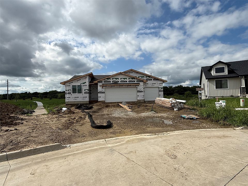 2nd image of 25067 Bluebird Cir