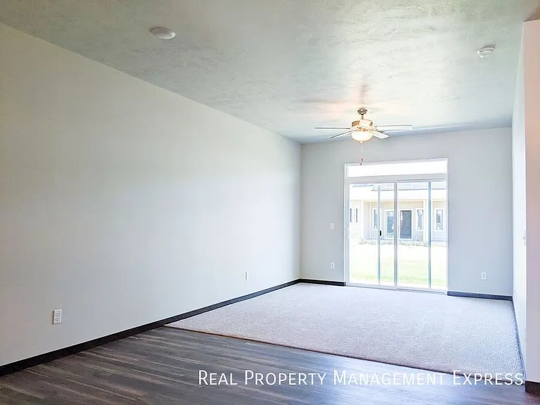 5414 S Dubuque Ave — Photo 3