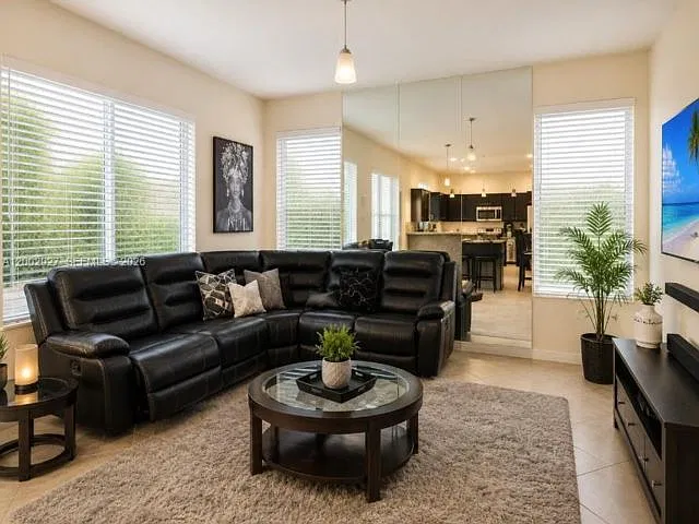 4 bed, 3.0 bath, 3031 sqft, $3,900 — Photo 4