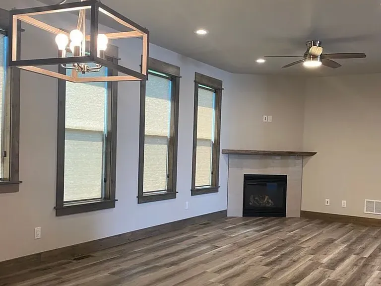 1306 Prairie Dawn Ln — Photo 4