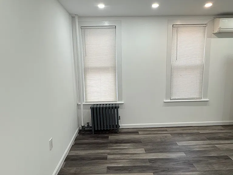 74 E Broad St — Photo 10