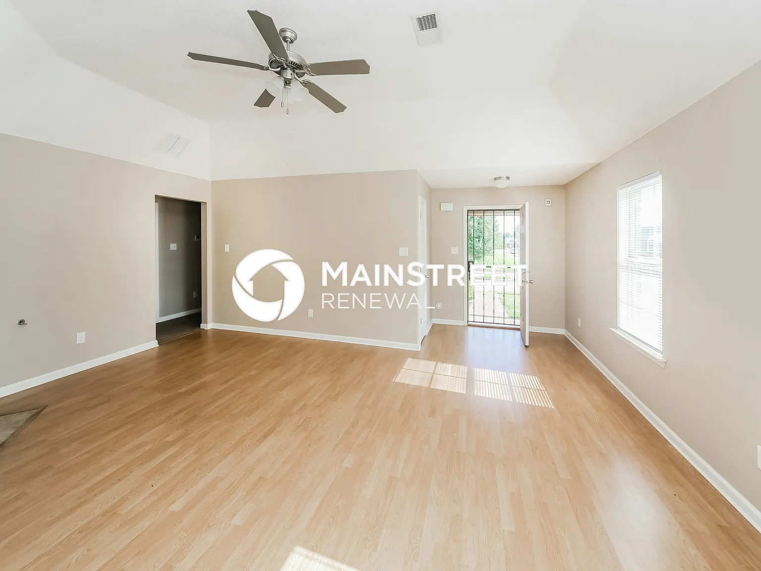 10050 Mill Hill Ave — Photo 2