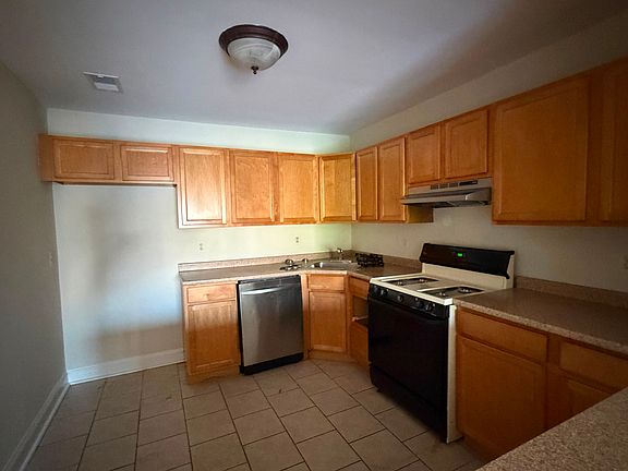5th image of 57 Kensington Ave #C