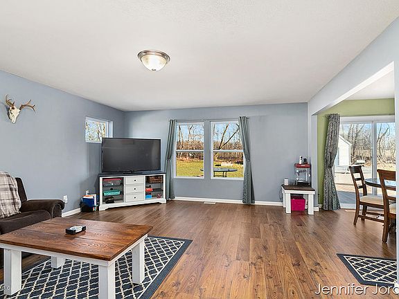 2nd image of 13370 Sunset View Dr NE
