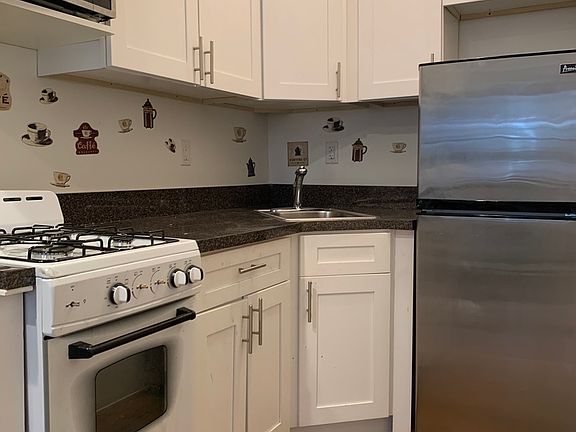 4th image of 18 W 83rd St APT A
