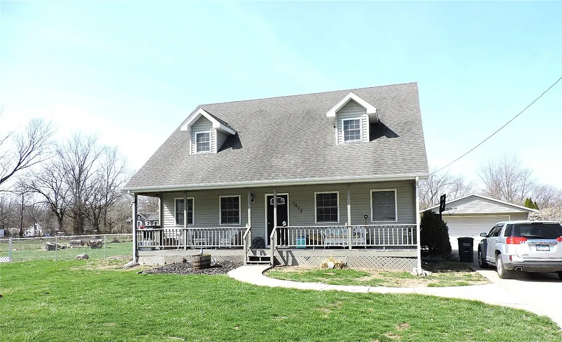 1412 Dean St photo 1