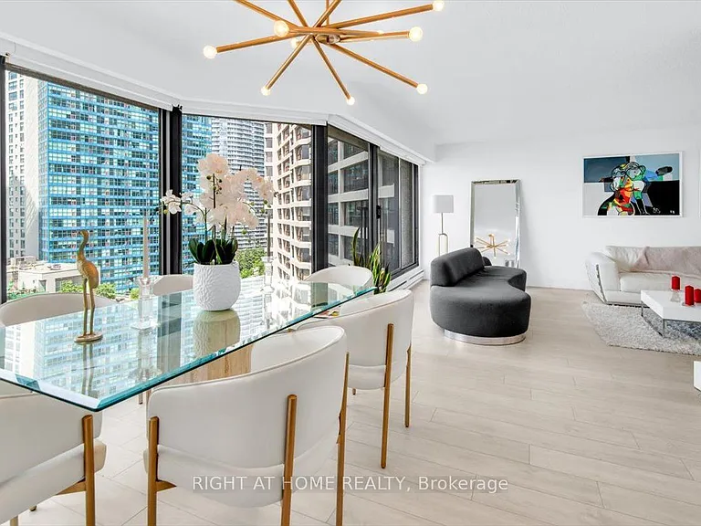 65 Harbour Sq #1304 — Photo 8