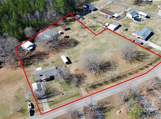 1354 Mirror Lake Rd, Lincolnton, NC 28092