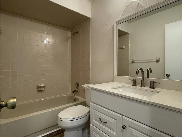 12512 Knollbrook Ln — Photo 16