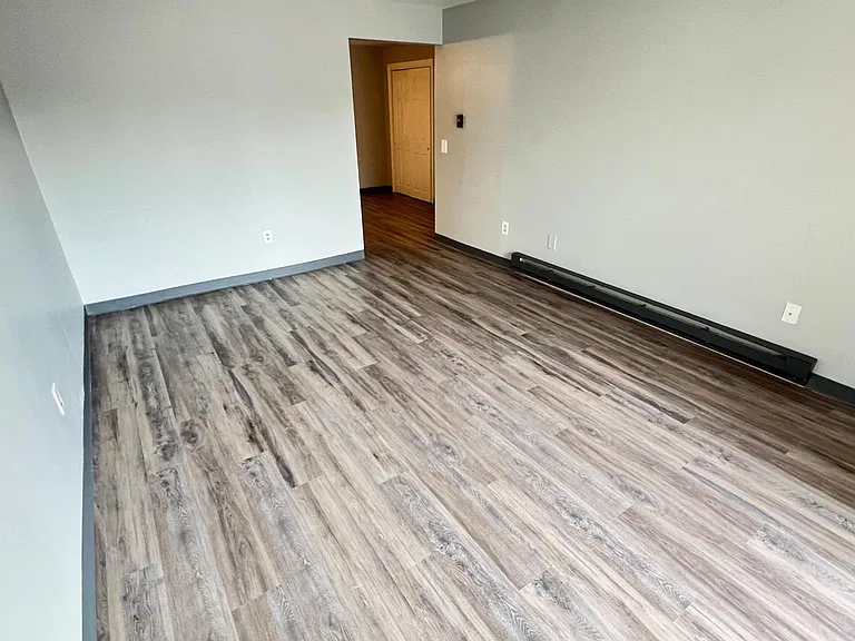 12 E Side Dr #12 — Photo 6