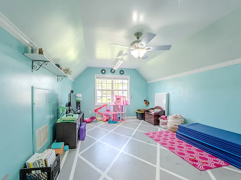 220 Dolphin Dr — Photo 24
