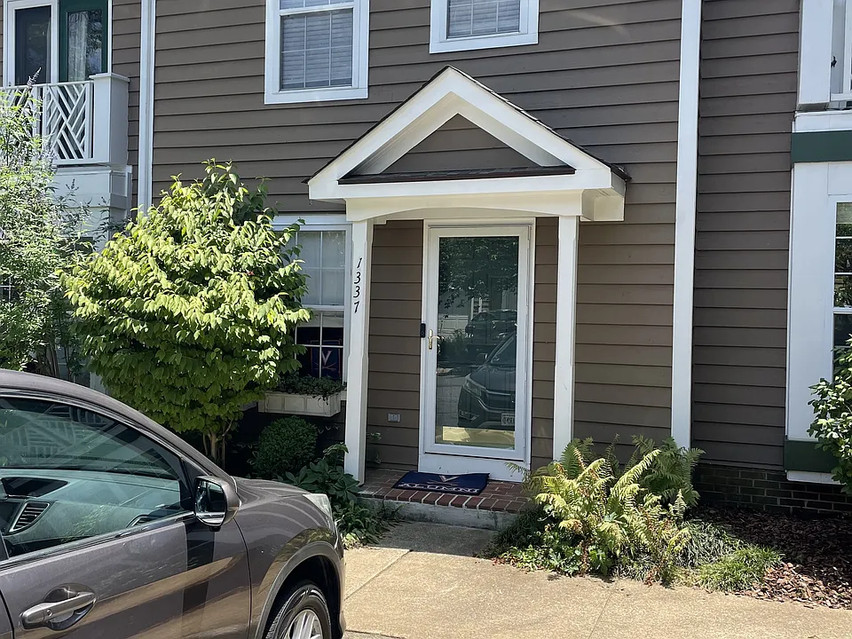 1337 Wimbledon Way #1