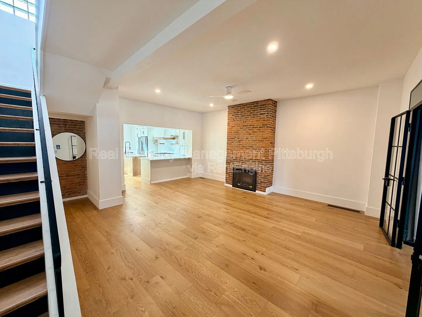 3 bed, 2.0 bath, 1720 sqft, $2,650 — Photo 2