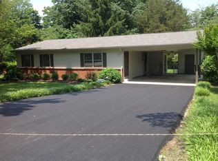 104 Davis Ln, Oak Ridge, TN 37830