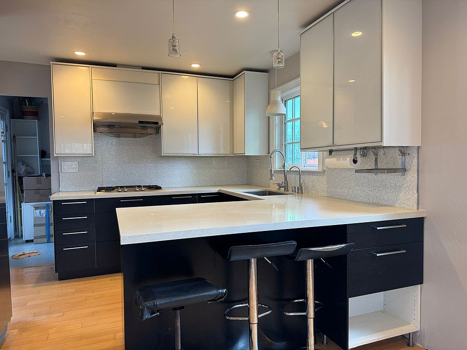1st image of 988 Trifone Dr