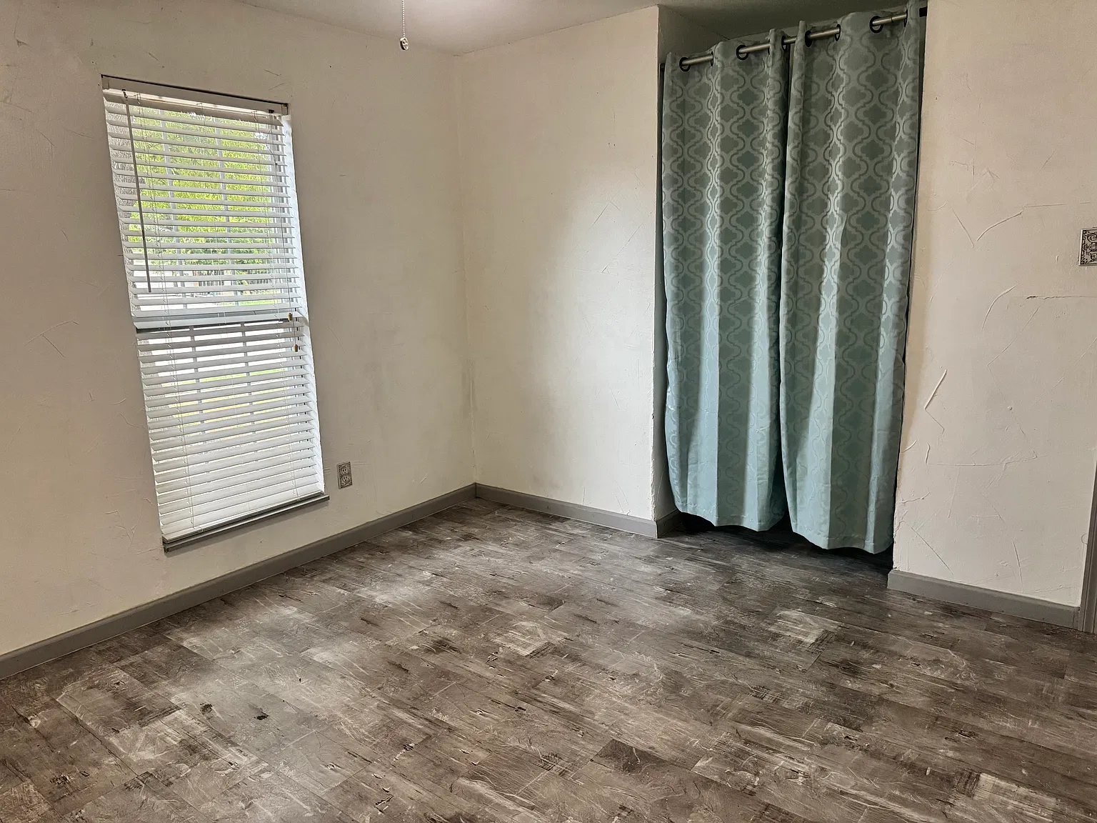3 bed, 1184 sqft, $1,850 — Photo 3