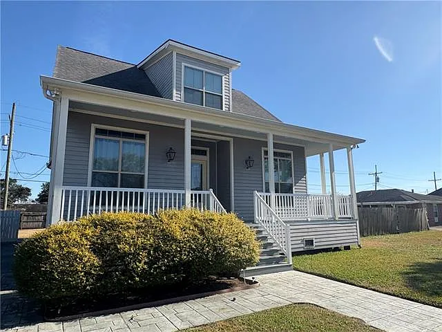 Building Photo - 1529 Schnell Dr
