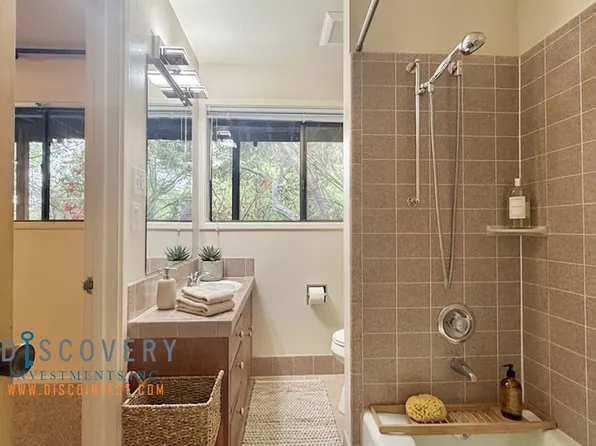 40 Avon Rd, Kensington, CA 94707