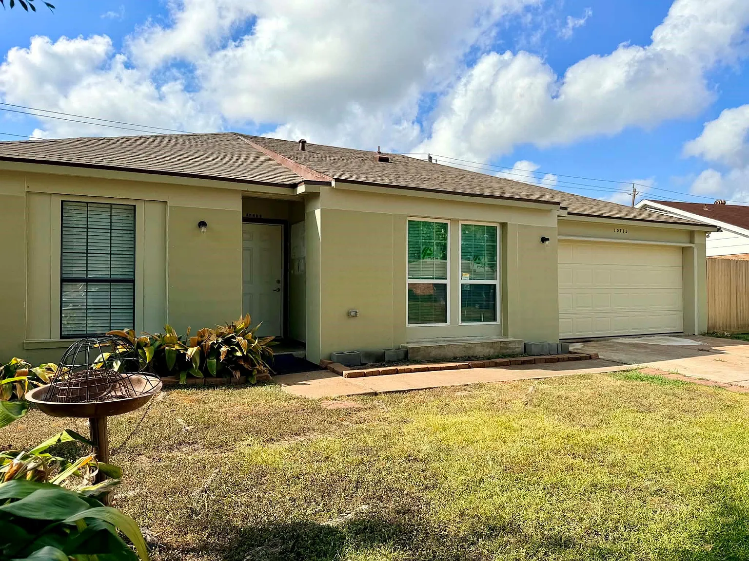 4 bed, 3.0 bath, 1725 sqft, $2,150 — Photo 2