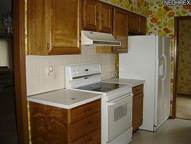 5th image of 19270 Briarwood Ln #3-4