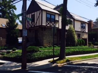 16304 Cryders Ln, Beechhurst, NY 11357