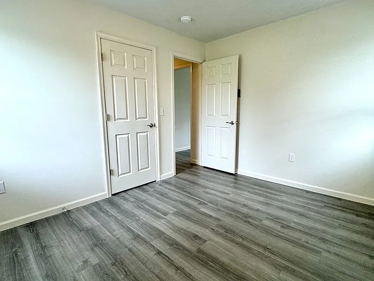 125 Stover St — Photo 14