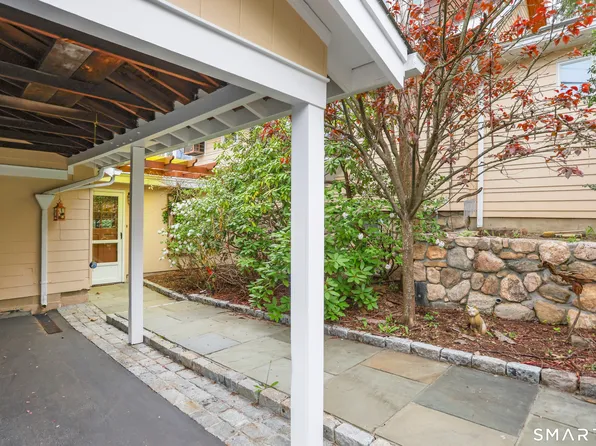 15 Summit Pl #1, Stamford, CT 06906