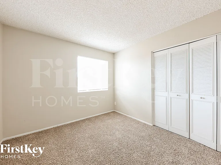 3730 W Hartford Ave — Photo 14
