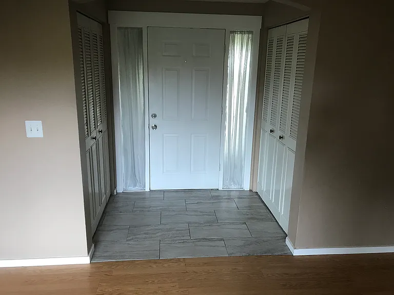 1124 Irvington Dr — Photo 3