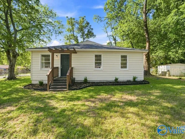 2703 Cave Ave NW, Huntsville, AL 35810