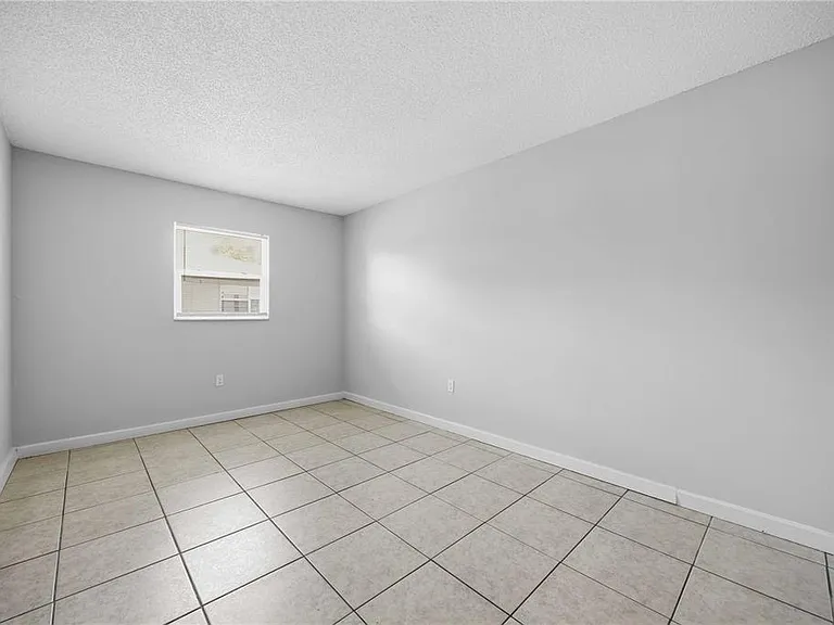 1118 Melody Ln — Photo 11
