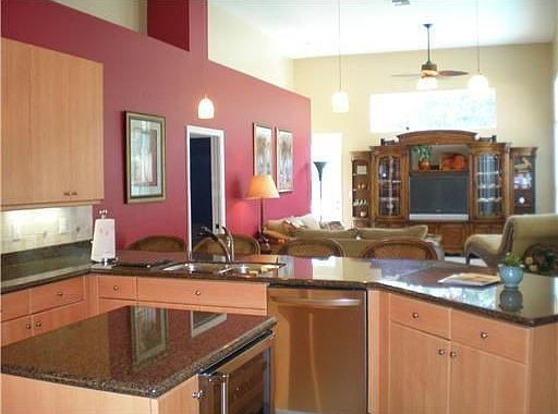 3rd image of 8028 S Savannah Cir