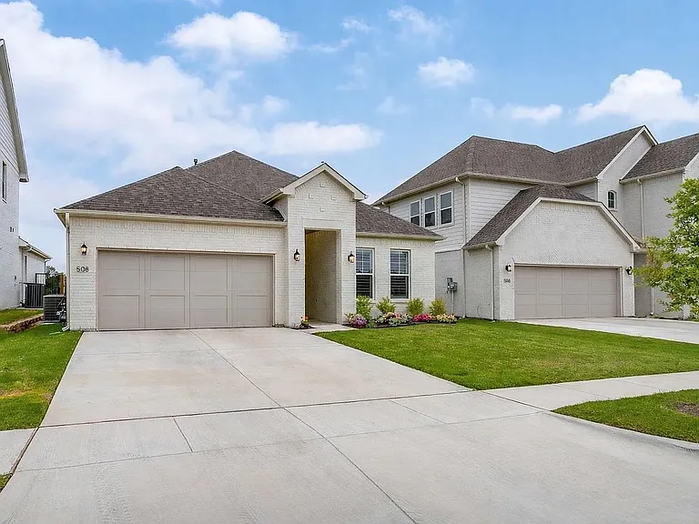 508 Sandpiper Ct — Photo 1