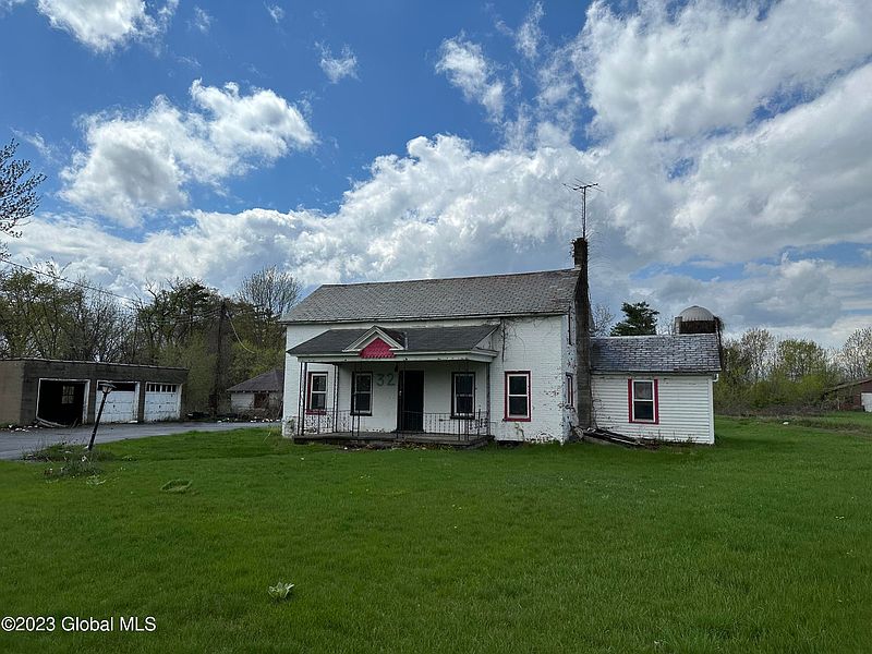 3rd image of 32 Stevens Lane