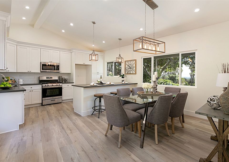 1st image of 2485 Catalina Ave