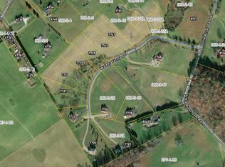 7735 Walker Farms Dr, Radford, VA 24141