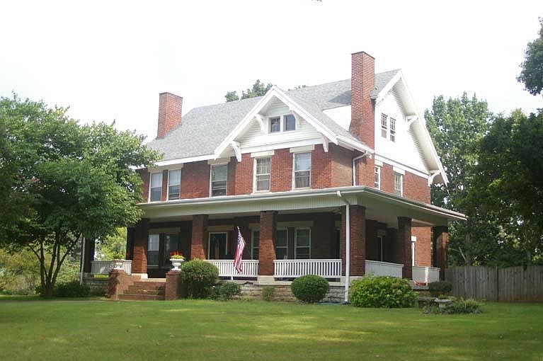 1st image of 502 E Pike St