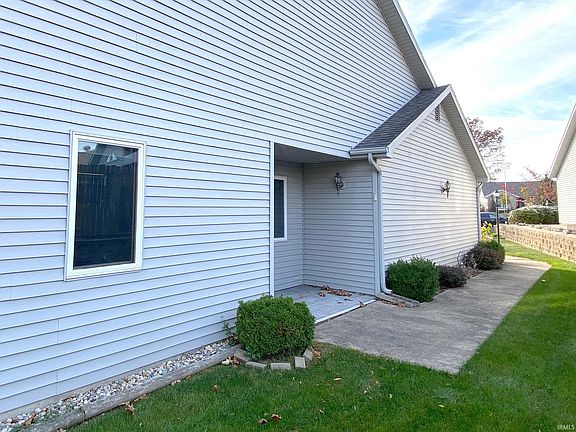 2nd image of 29 S Pinehurst Ct