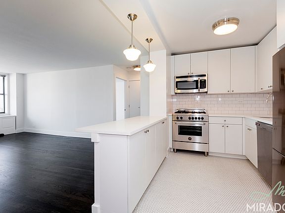 3rd image of 330 E 39th St APT 28L