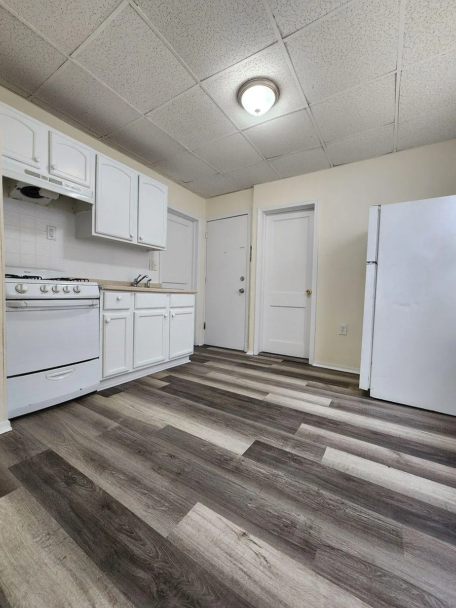 Building Photo - 668 Clarkson Ave #1R