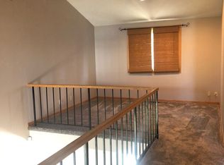 20109 Veterans Dr, Elkhorn, NE 68022