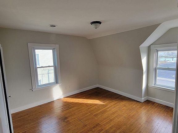 3rd image of 202 Water St