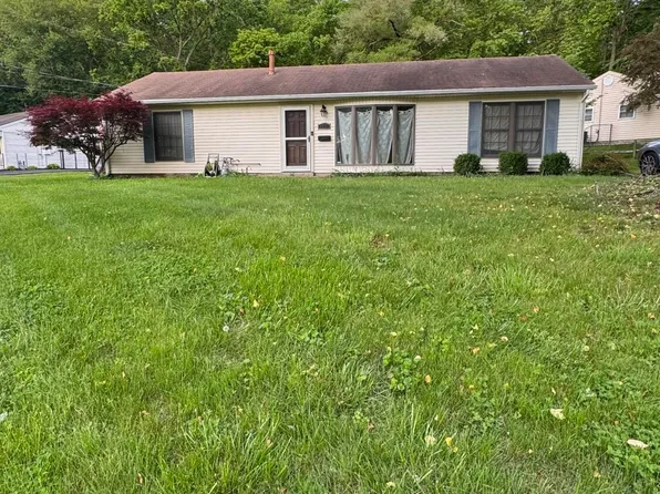 4712 Granada Dr, Louisville, KY 40272