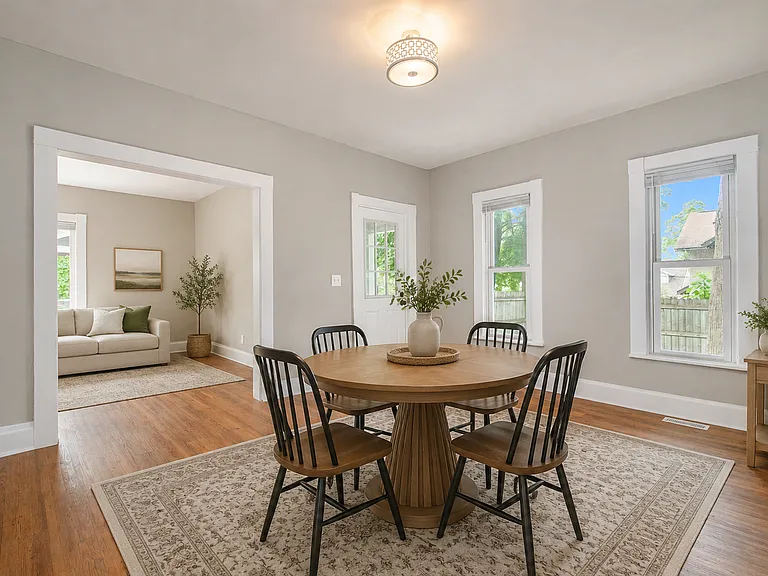 62 Caroline Pl NE — Photo 2