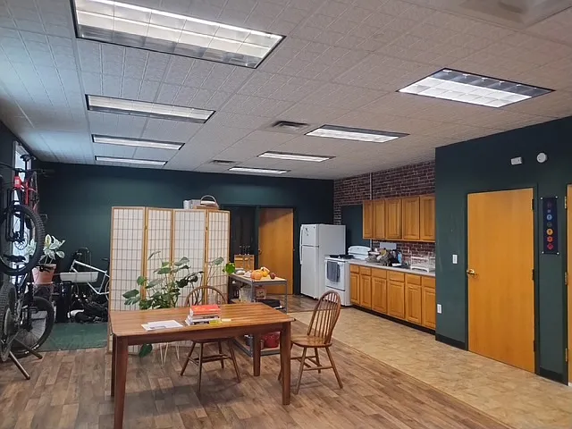 2 bed, 800 sqft, $1,200 — Photo 2