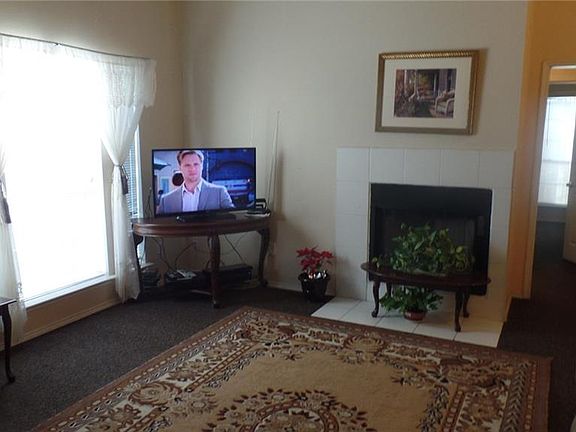 4th image of 137 E Marguerita Dr