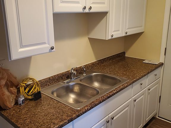 4th image of 1437 Sulzer Ave