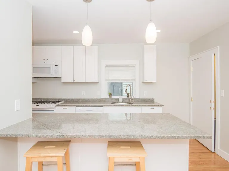 Breakfast bar